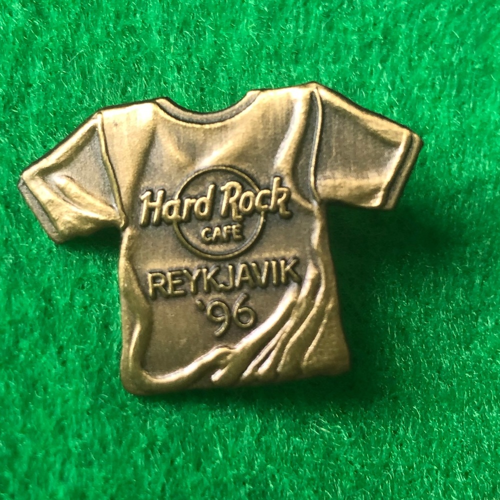 Hard Rock Cafe Reykjavik Souvenir Lapel Pin